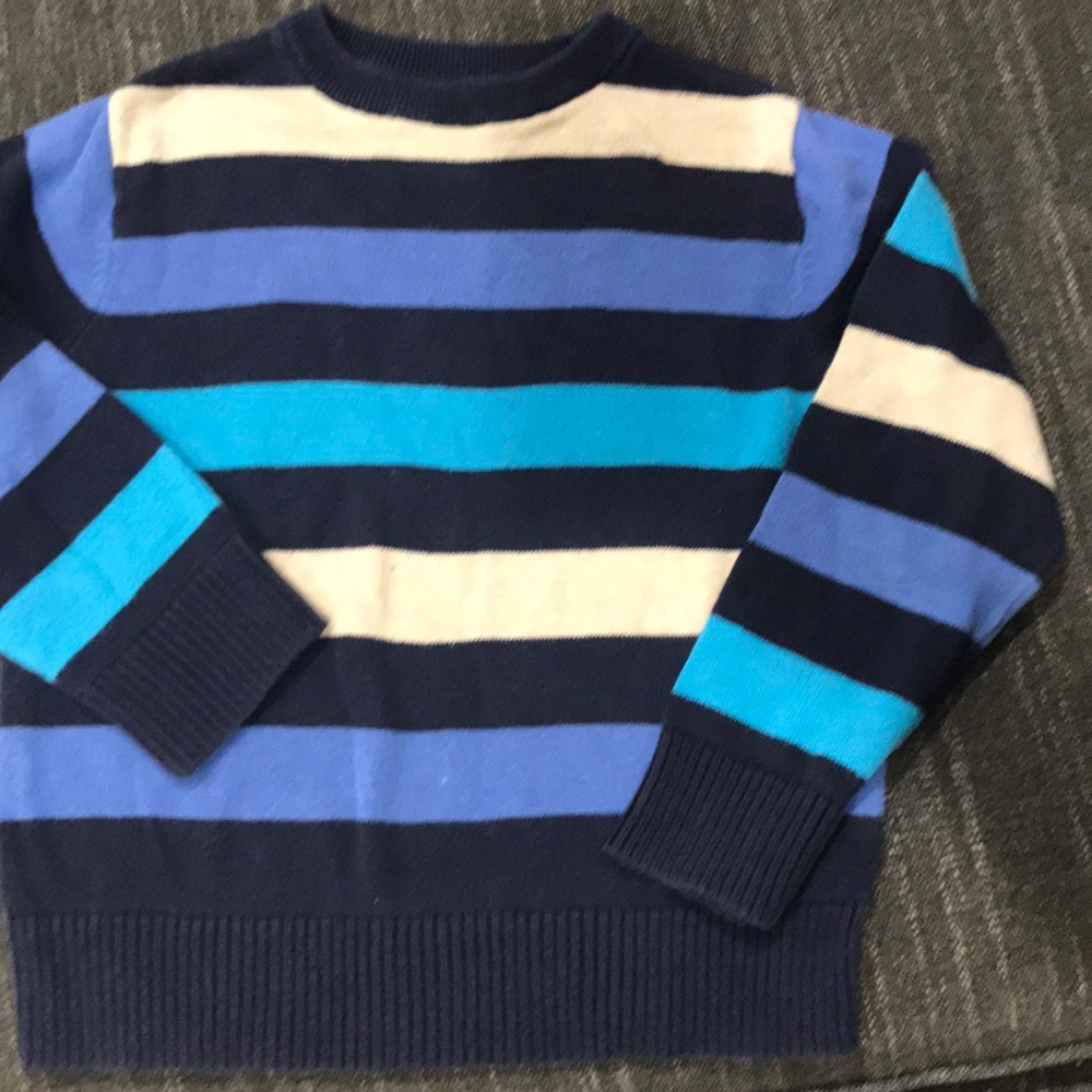 Boys sweater size 4